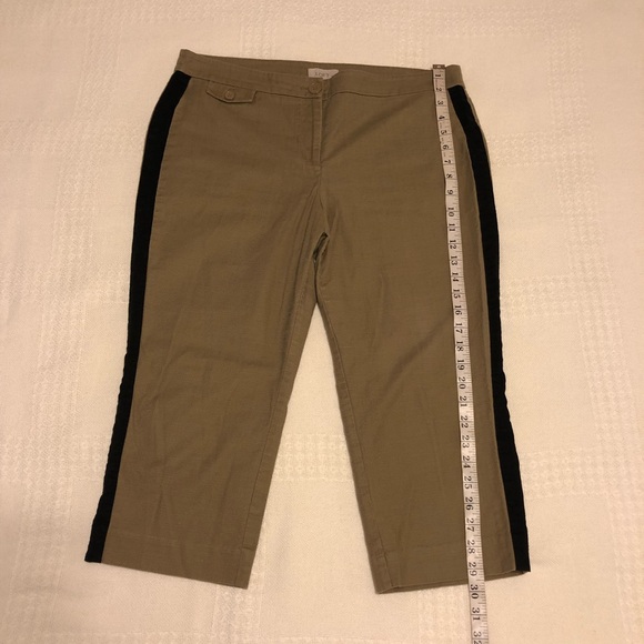 Women’s shorts - Picture 3 of 10